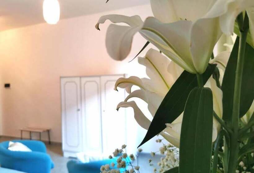 Economy Triple Room, Tea  Praia A Mare