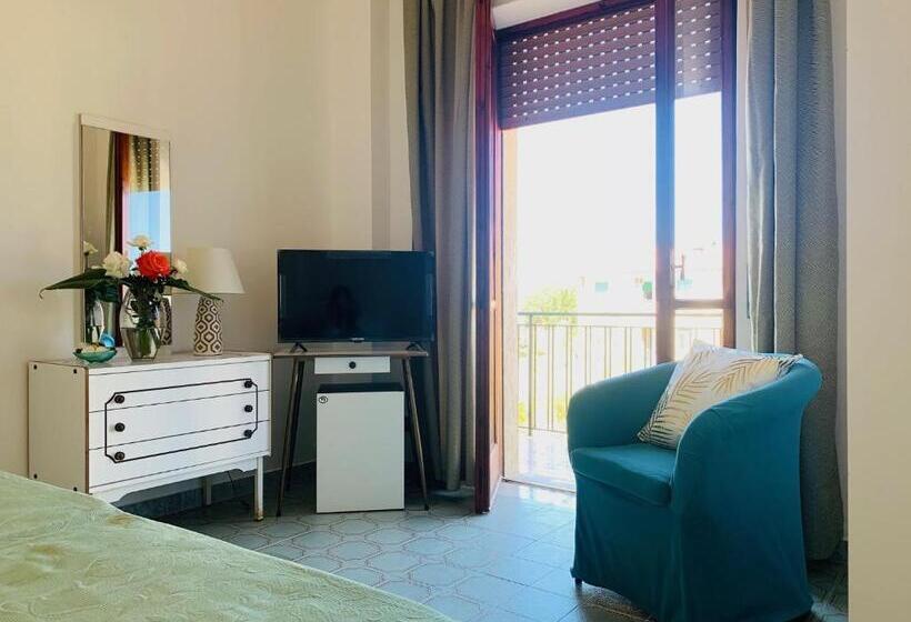 اتاق استاندارد با بالکن, Tea  Praia A Mare