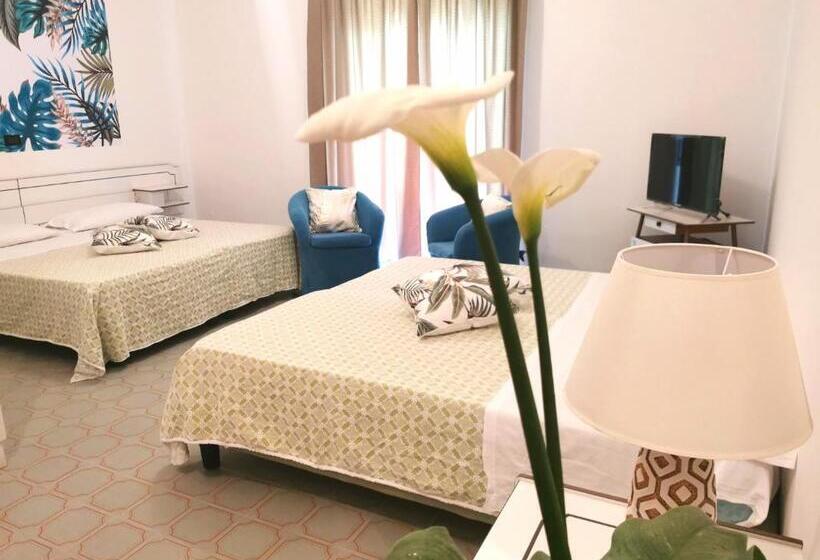 Economy Quadruple Room, Tea  Praia A Mare