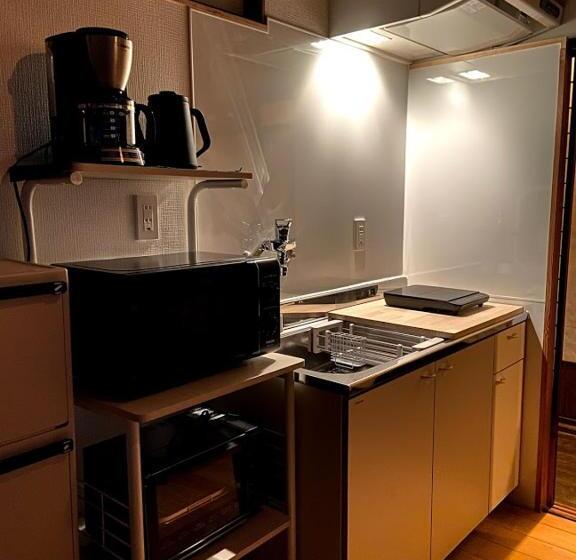 Дом 1 Спальня, Okiya Guest House & Tapas Bar