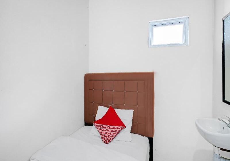 اتاق استاندارد یک نفره, Reddoorz At Jalan Stm Medan 2