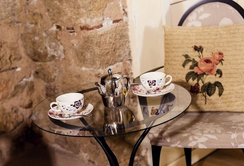 주니어 스위트, Avalon Boutique Suites
