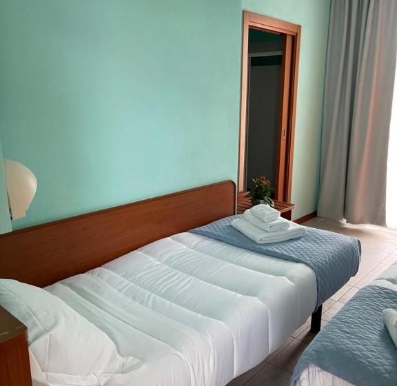 اتاق استاندارد یک نفره, Blue Moon