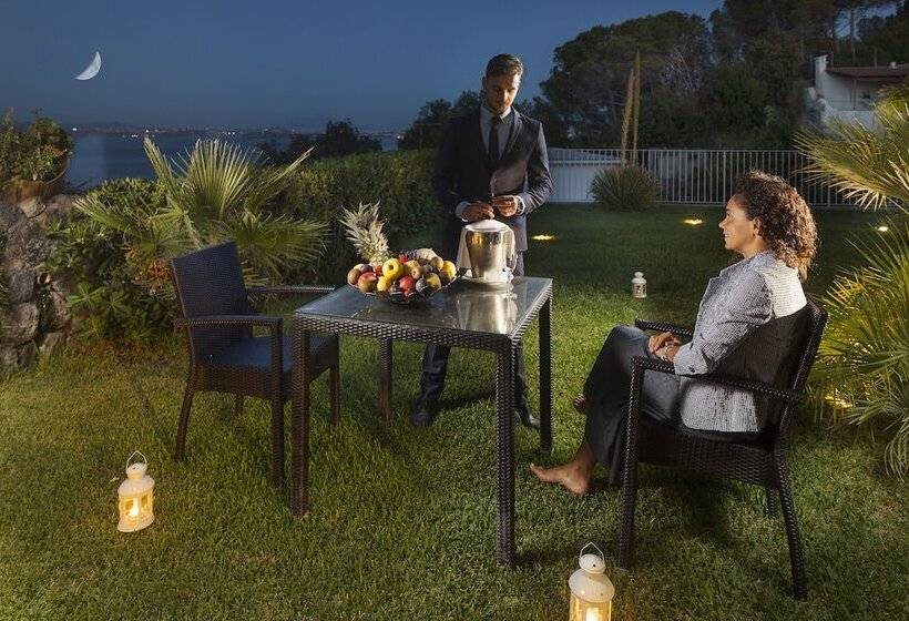 小型套房侧面可观海景, Grifo Hotel Charme & Spa