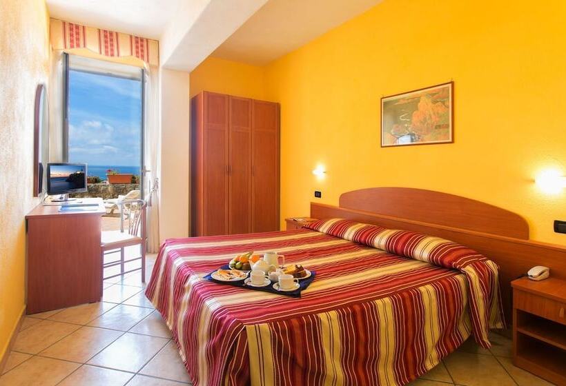 Номер Стандарт Трехместный, Parco Dei Principi Resort & Spa