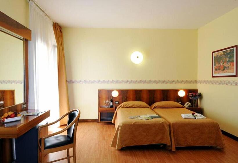 Номер Стандарт, Park Hotel Jolanda