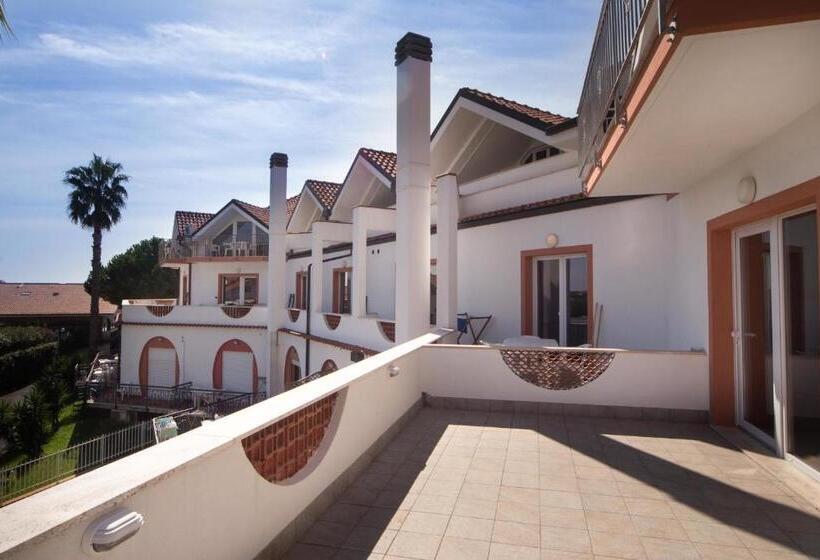 Апартаменты 2 Спальни с Террасой, Diano Sporting Apartments