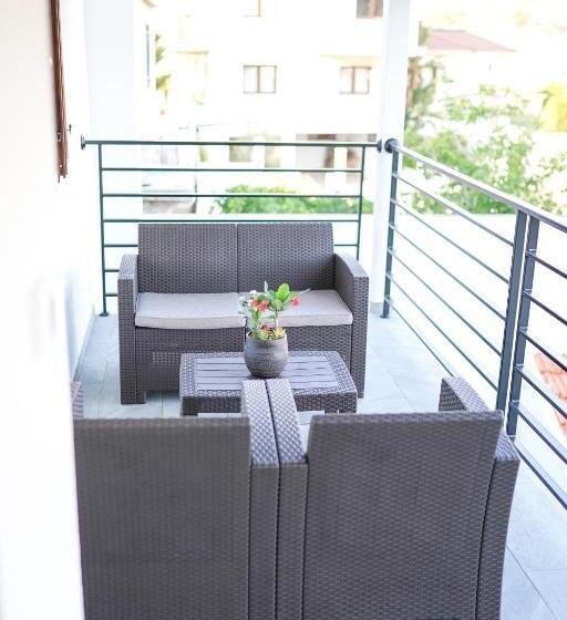 带1个卧室带泳池的公寓, Kamaroporta Luxury Apartments