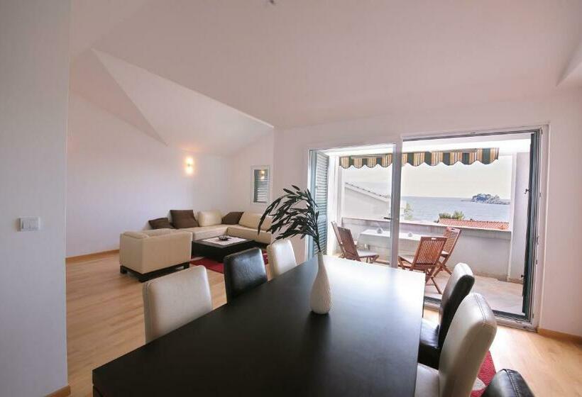 آپارتمان 2 خوابه با چشم‌انداز دریا, Guest House Zenović