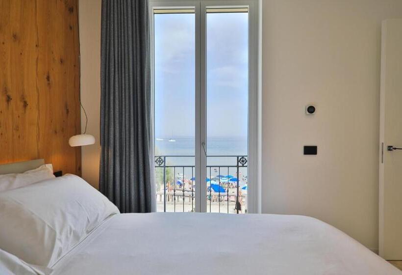Номер Deluxe Вид на Море с Балконом, Abelia Sea Suites