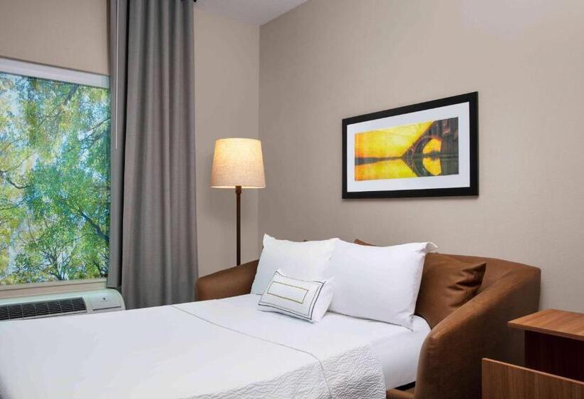 Президентский Люкс, Fairfield By Marriott Inn & Suites Lewisburg