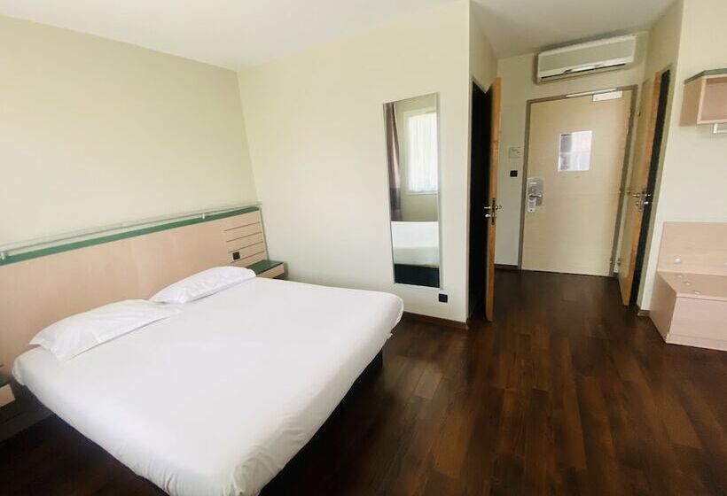 غرفة قياسية ثلاثية, B&b Hotel Aubagne Gémenos