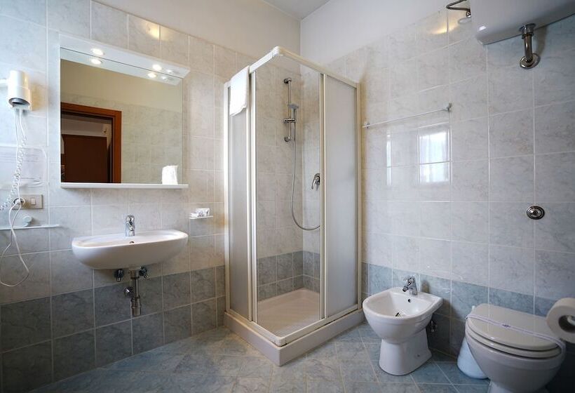 اتاق استاندارد یک نفره, Gh Hotel Piaz