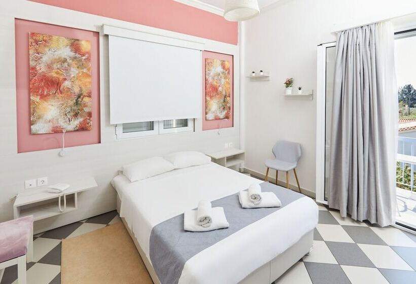 Quarto Estandar Individual, Klonos Anna