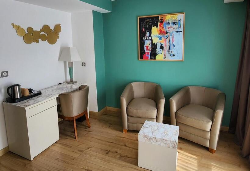 Полулюкс, Montaigne & Spa