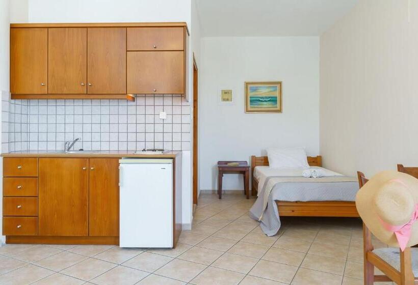 Family flat with sea view, Sunrise Suites & Apartments