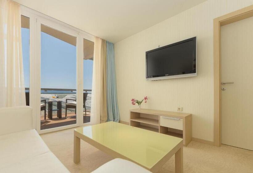 سوئیت جونیور با تخت بزرگ, Grand Novi Vinodolski Resort