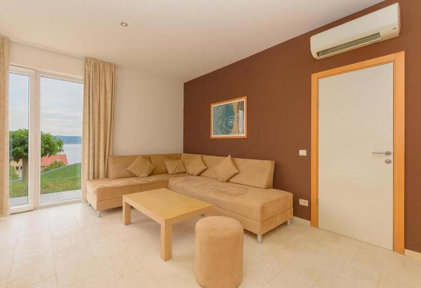 آپارتمان لوکس 2 خوابه, Grand Novi Vinodolski Resort