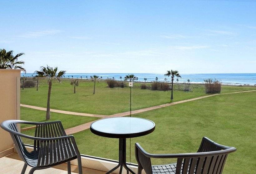 Классический Номер Вид на Море, Ramada Hotel & Suites By Wyndham Ayia Napa