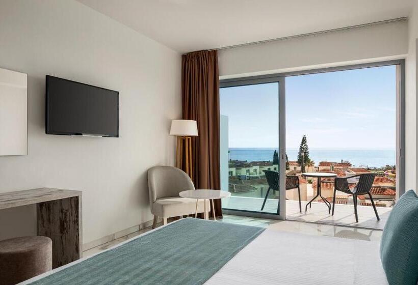 Номер Deluxe Кровать Кинг, Ramada Hotel & Suites By Wyndham Ayia Napa