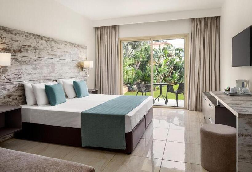 Номер Стандарт Индивидуальный, Ramada Hotel & Suites By Wyndham Ayia Napa