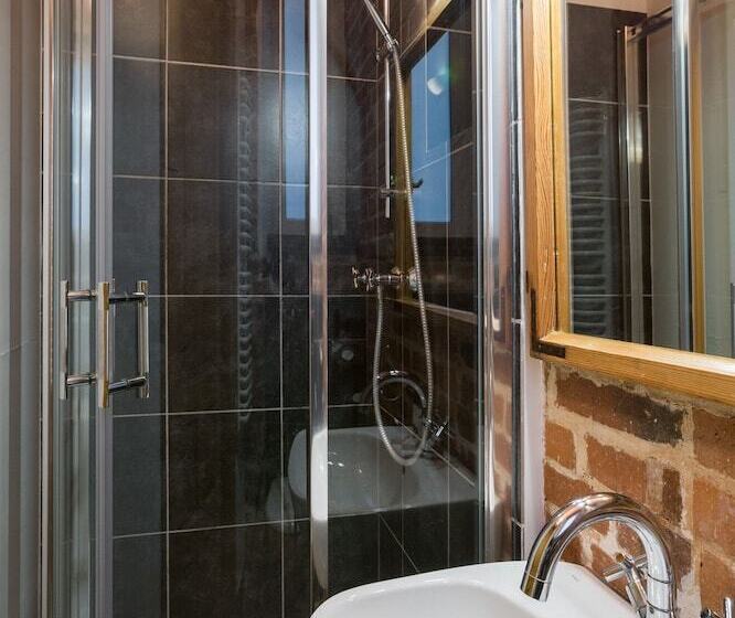 Студия Стандарт, Antique Apartments Plac Szczepański