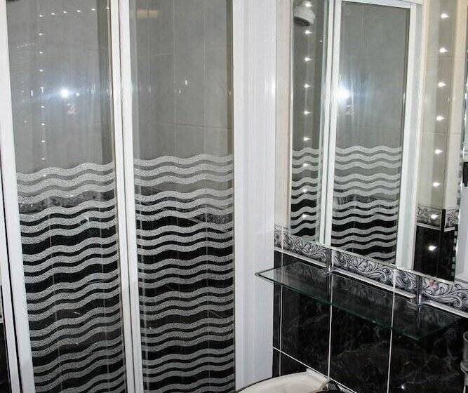 Quarto Estandar, Avon