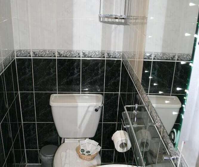 Quarto Estandar Individual, Avon