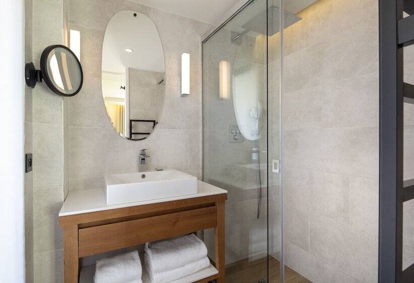 اتاق سوپریور, Des Champs Elysees