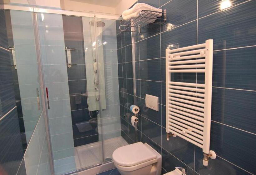 اتاق استاندارد چهار تخته, Albergo Bice