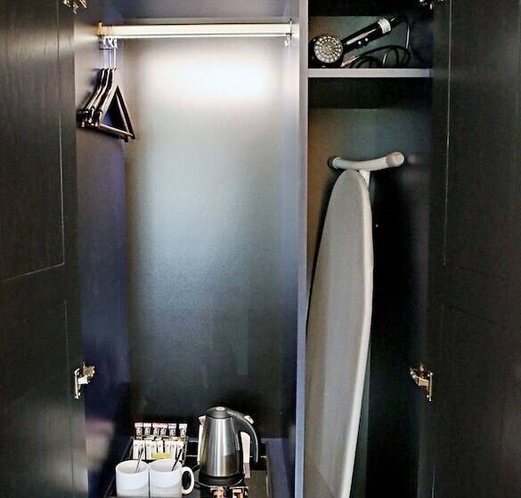 Номер Deluxe, Denham Grove