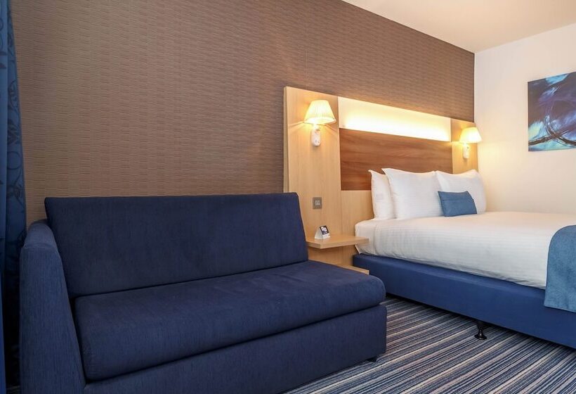 Номер Стандарт, Holiday Inn Express Leigh   Sports Village, An Ihg