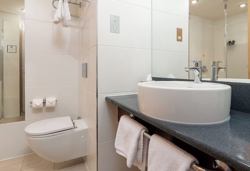 Номер Стандарт, Holiday Inn Express Leigh   Sports Village, An Ihg