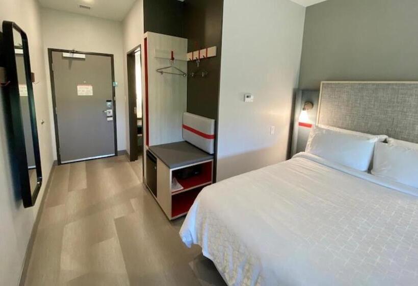 适合残疾人士使用的带超级大床的标准间, Avid Hotels   Macon North, An Ihg