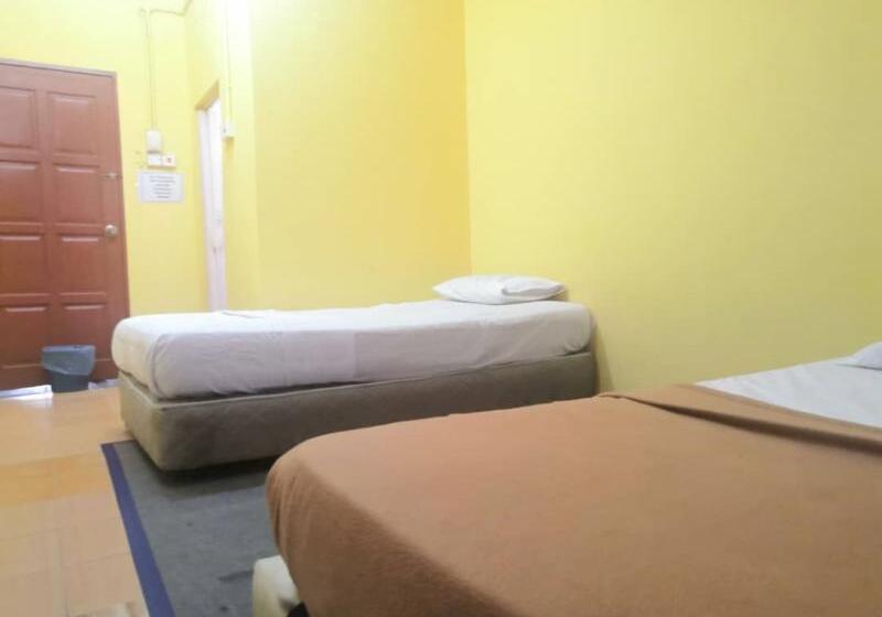 Трехместный Номер Deluxe, Oyo 90321  Bajet Sri Manal