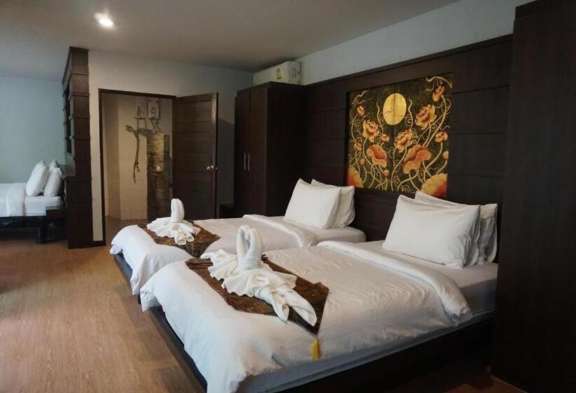 Семейное Бунгало, Rock And Tree House Resort