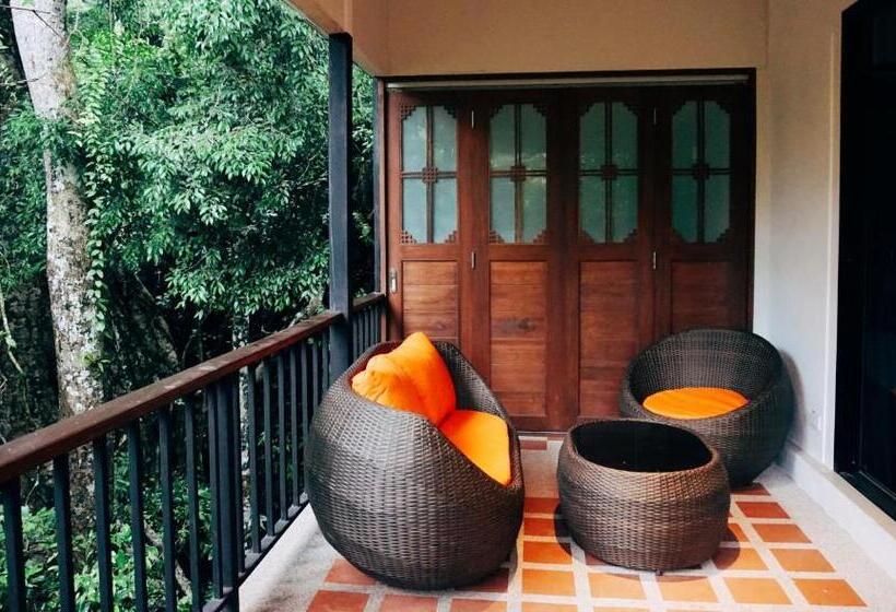 Бунгало Стандарт, Rock And Tree House Resort