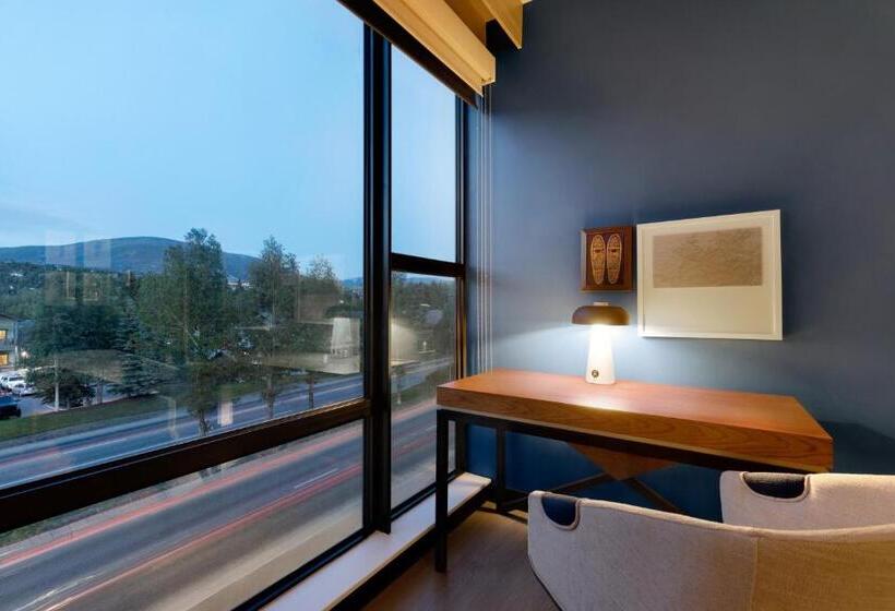 스위트 킹사이즈 침대, Indigo   Silverthorne, An Ihg