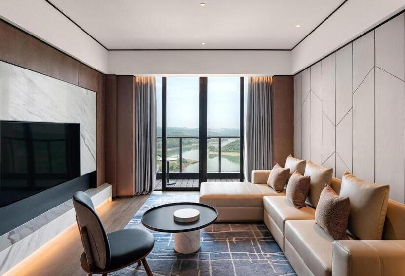 سوئیت کلاب, Sheraton Mianyang