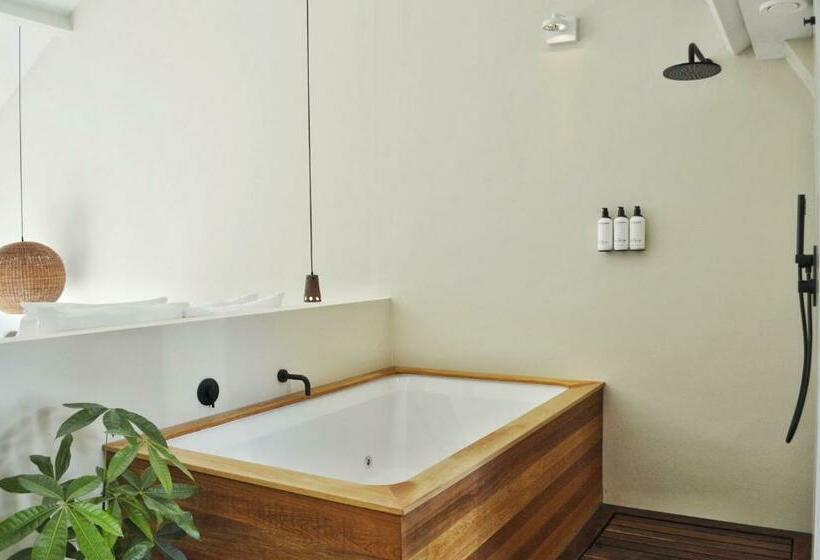 스위트 킹사이즈 침대, Van Heeckeren Apartments & Suites Nes