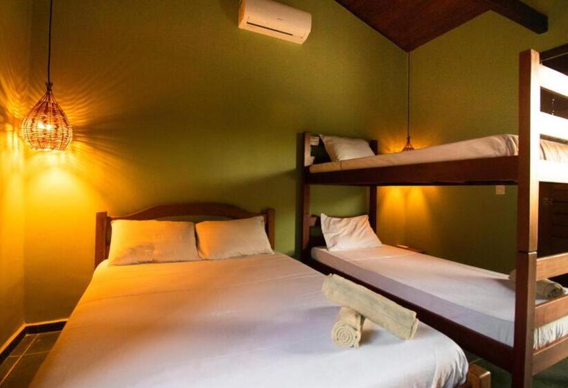 اتاق استاندارد چهار تخته, Hostel La Isla