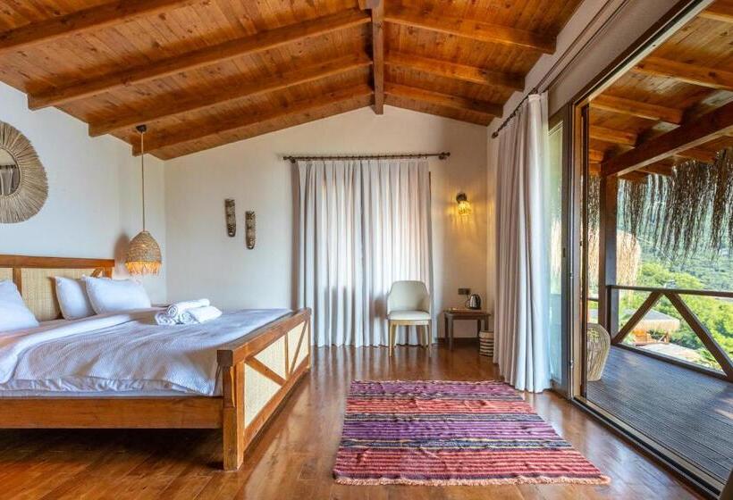 Номер Deluxe, La Boheme Kabak