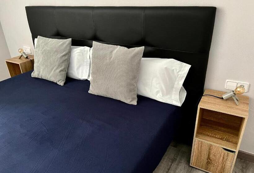 스탠다드 트리플 룸, Hostal La Canonja