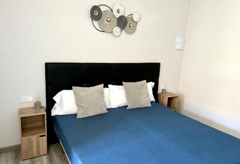 스탠다드 트리플 룸, Hostal La Canonja