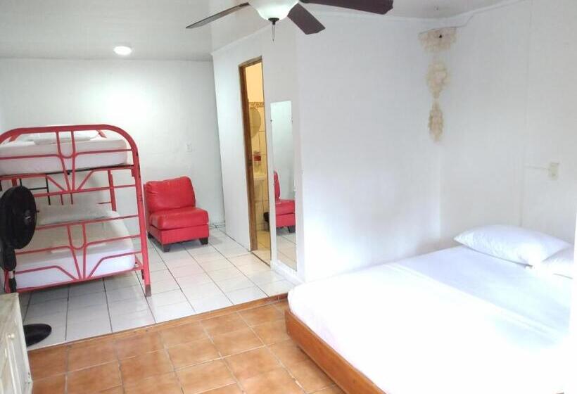 اتاق استاندارد چهار تخته, Buena Nota Hostel