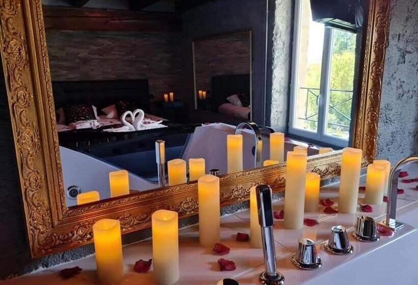 Номер Стандарт с Гидромассажем, Le Grand Moulin Des Tanneurs B&b Et Love Room
