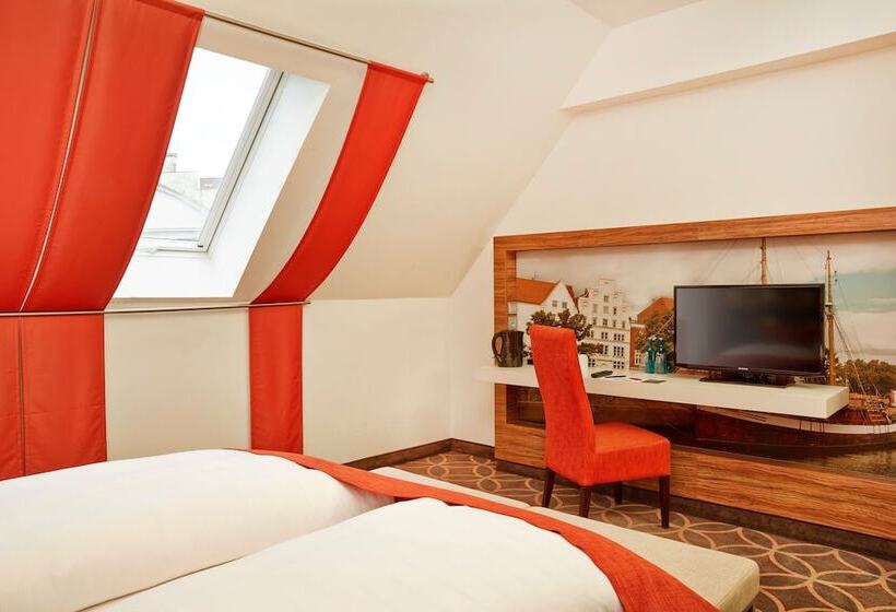 Номер Deluxe, H+ Hotel Lübeck