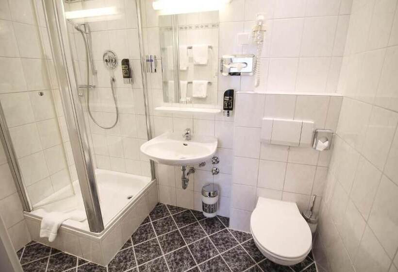 اتاق اکونومی, West An Der Bockenheimer Warte