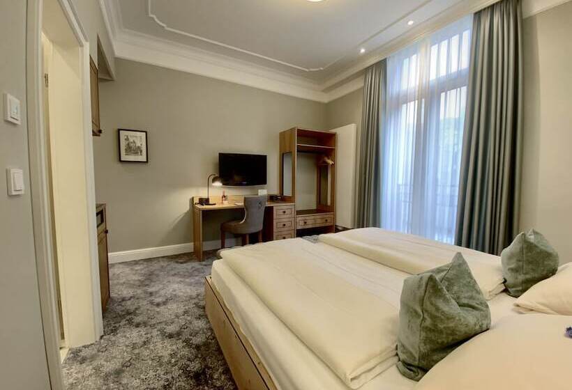 اتاق لوکس, West An Der Bockenheimer Warte