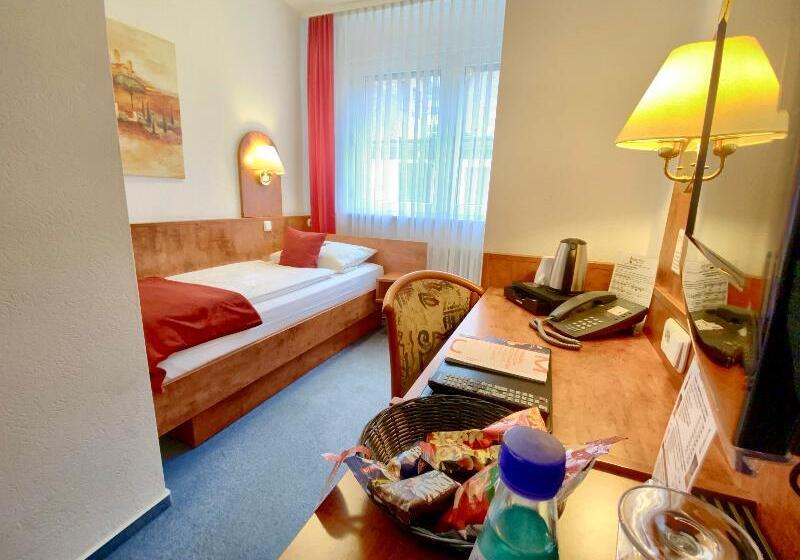 اتاق اکونومی یک تخته, West An Der Bockenheimer Warte